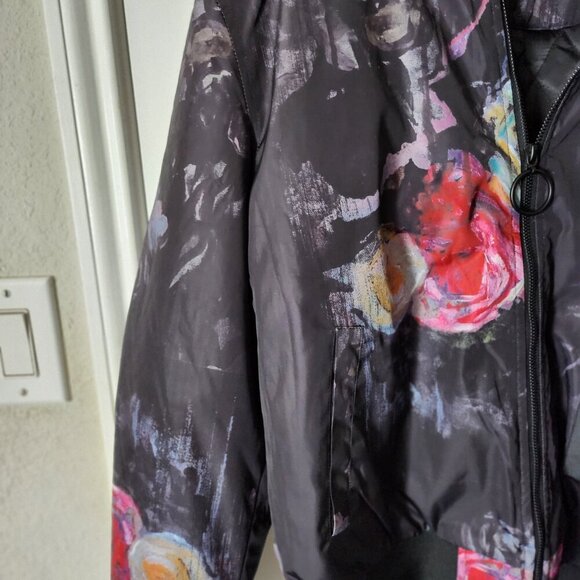 RARE Creamsoda Puffer Jacket, Amazing Design And Quality A Must Have - Picture 6 of 16